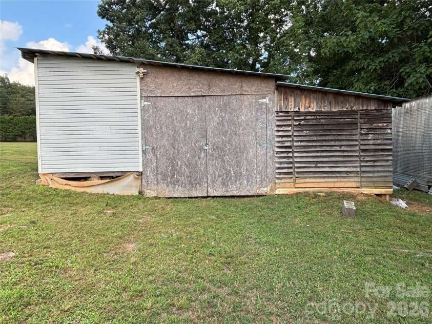 3557 Gladden Drive, Lincolnton, NC 28092.  MLS# CAR4413116, YatesRealty ID 42796. 
