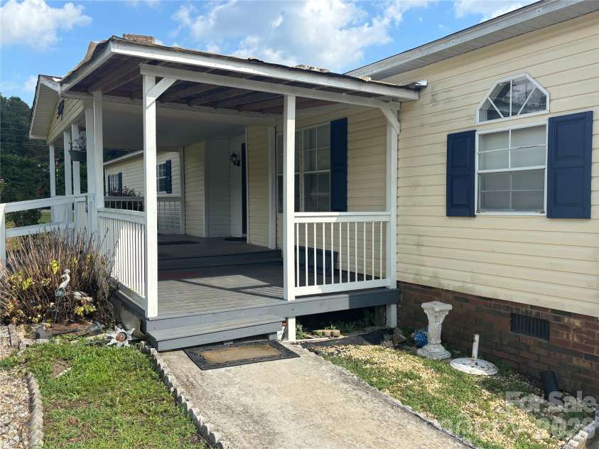 3557 Gladden Drive, Lincolnton, NC 28092.  MLS# CAR4413116, YatesRealty ID 42796. 