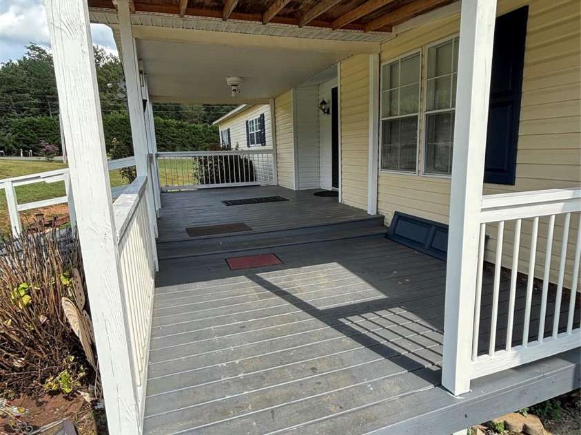 3557 Gladden Drive, Lincolnton, NC 28092.  MLS# CAR4413116, YatesRealty ID 42796. 