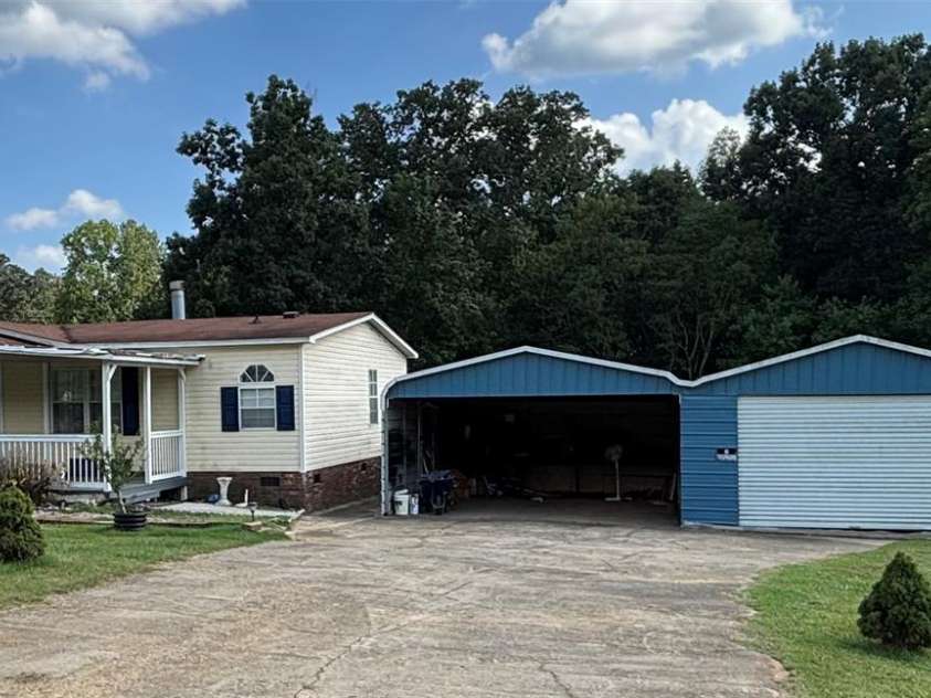 3557 Gladden Drive, Lincolnton, NC 28092.  MLS# CAR4413116, YatesRealty ID 42796. 
