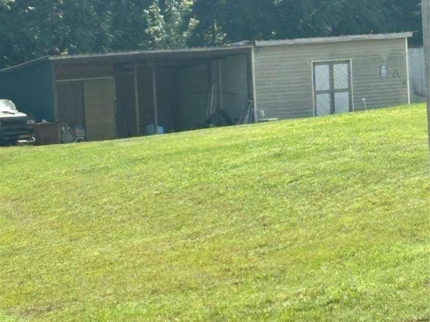3557 Gladden Drive, Lincolnton, NC 28092.  MLS# CAR4413116, YatesRealty ID 42796. Fully wired workshop