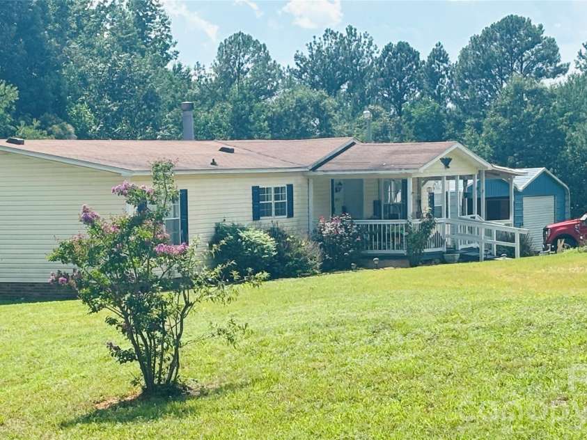 3557 Gladden Drive, Lincolnton, NC 28092.  MLS# CAR4413116, YatesRealty ID 42796. Note 2 double carports