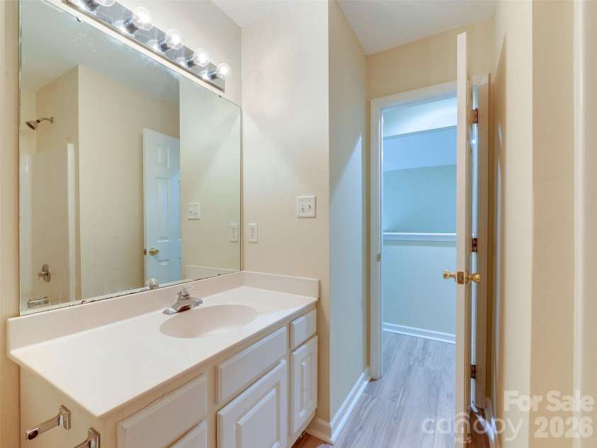9128 Treyburn Drive, Charlotte, NC 28216.  MLS# CAR4412916, YatesRealty ID 42797. 