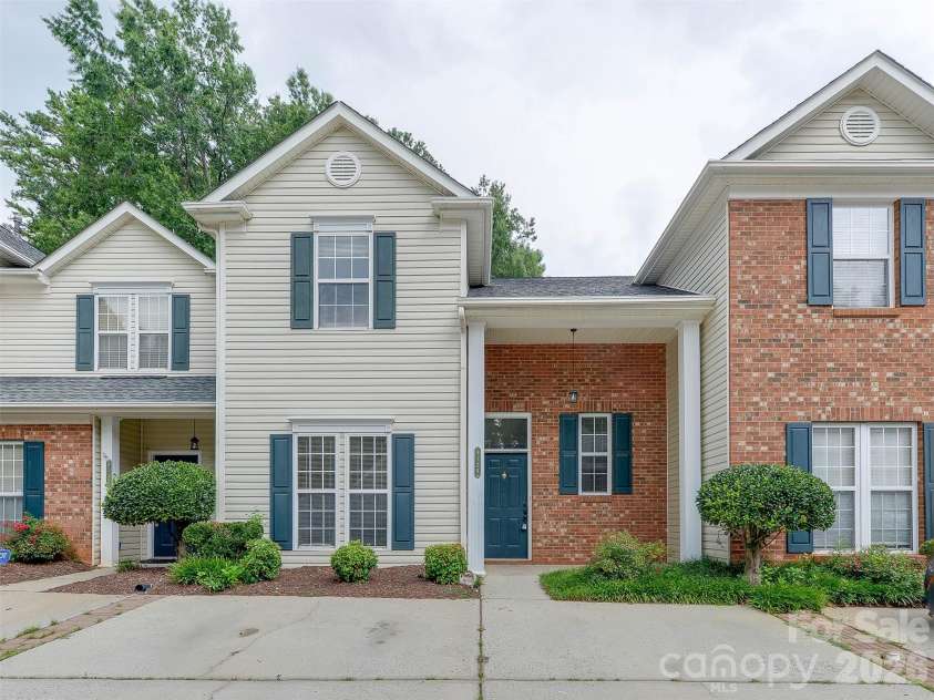 9128 Treyburn Drive, Charlotte, NC 28216.  MLS# CAR4412916, YatesRealty ID 42797. Front