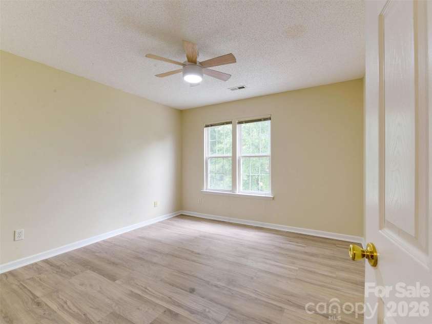 9128 Treyburn Drive, Charlotte, NC 28216.  MLS# CAR4412916, YatesRealty ID 42797. Room #2
