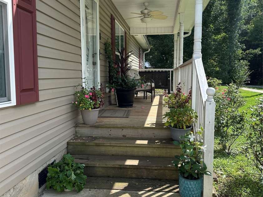 33 Railroad Avenue, York, SC 29745.  MLS# CAR4413123, YatesRealty ID 42798. 