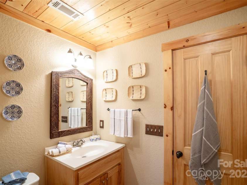 64 Hidden Springs Way, Highlands, NC 28741.  MLS# CAR4211056, YatesRealty ID 428. 