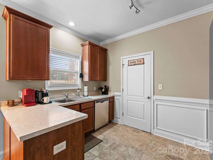 134 Falling Leaf Lane, Statesville, NC 28677.  MLS# CAR4231305, YatesRealty ID 4280. 