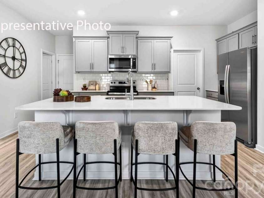 5560 Pamplona Way, Charlotte, NC 28214.  MLS# CAR4337685, YatesRealty ID 4280. 