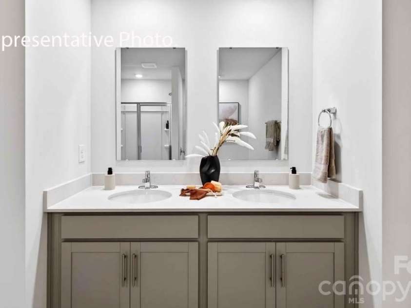 5560 Pamplona Way, Charlotte, NC 28214.  MLS# CAR4337685, YatesRealty ID 4280. 