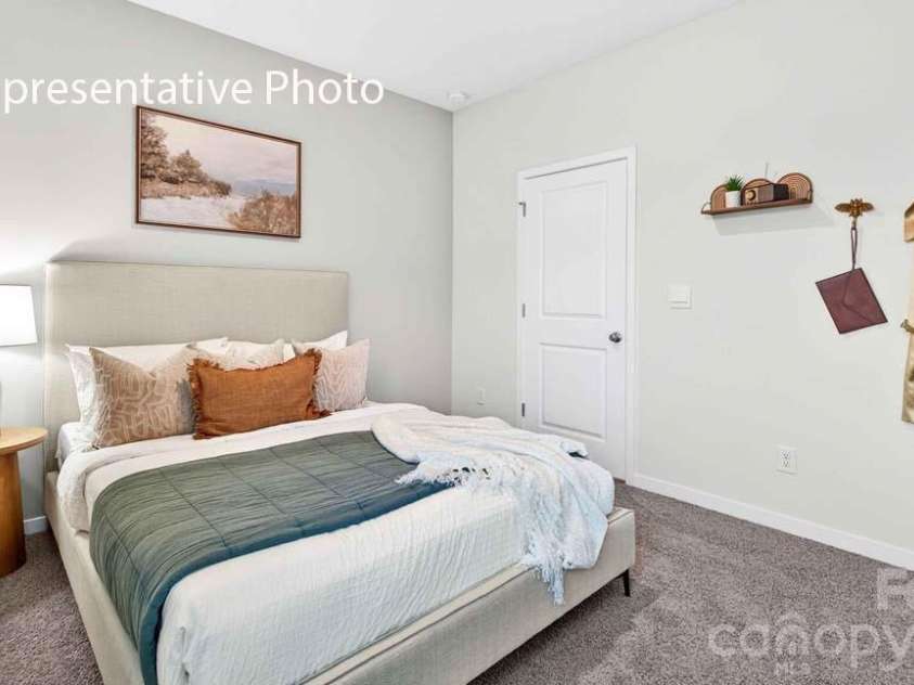 5560 Pamplona Way, Charlotte, NC 28214.  MLS# CAR4337685, YatesRealty ID 4280. 