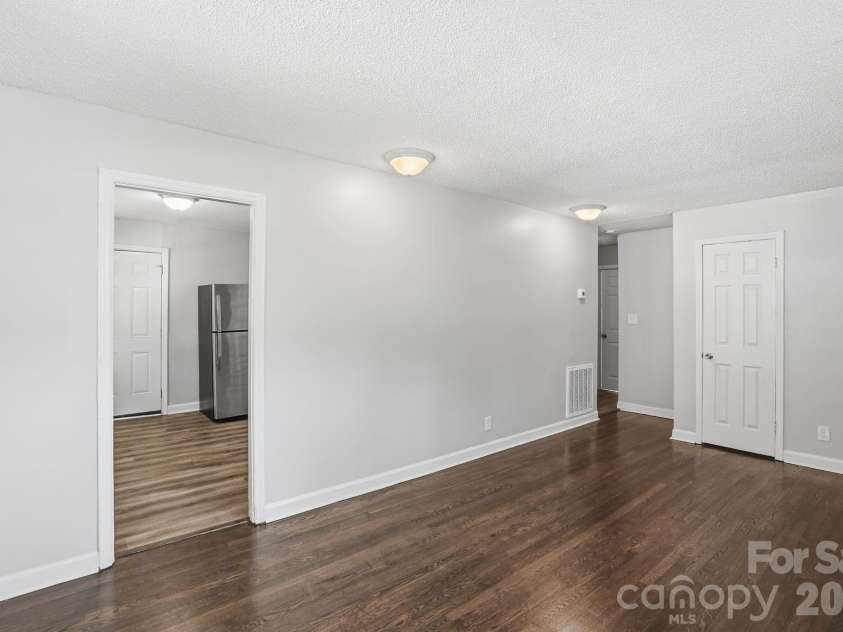 1805 Purser Drive, Charlotte, NC 28215.  MLS# CAR4412286, YatesRealty ID 42804. 