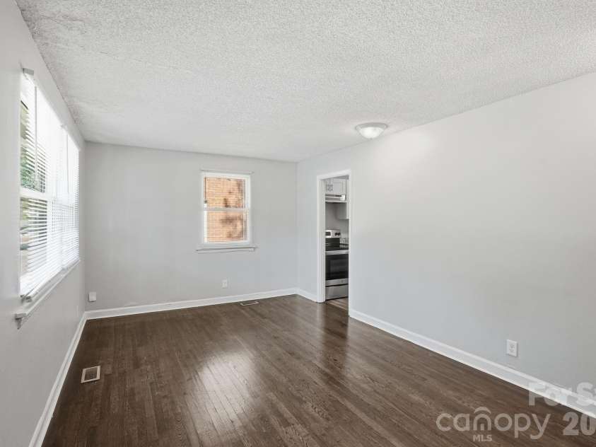 1805 Purser Drive, Charlotte, NC 28215.  MLS# CAR4412286, YatesRealty ID 42804. 