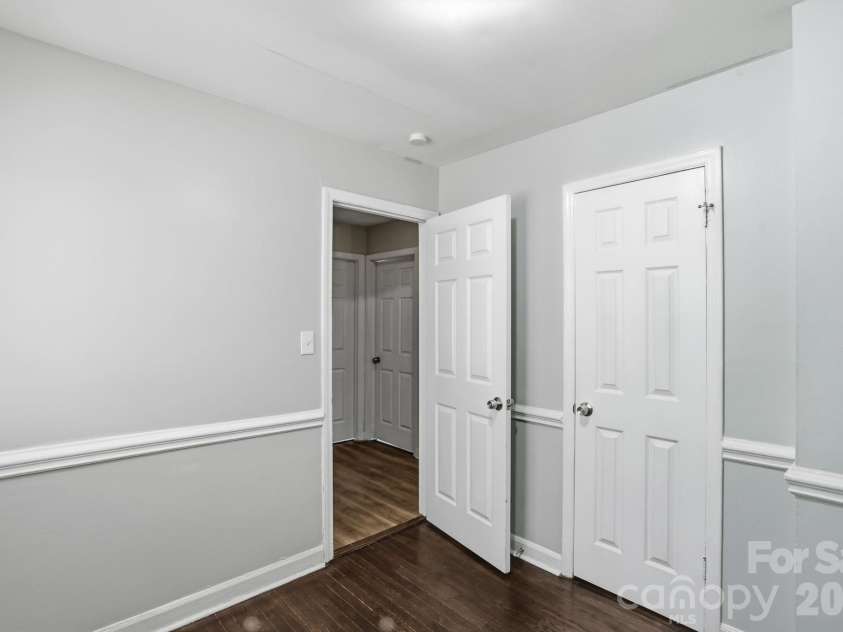 1805 Purser Drive, Charlotte, NC 28215.  MLS# CAR4412286, YatesRealty ID 42804. 