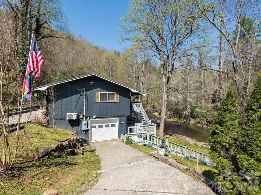 228 White Oak Road, Waynesville, NC 28785.  MLS# CAR4412866, YatesRealty ID 42805. 