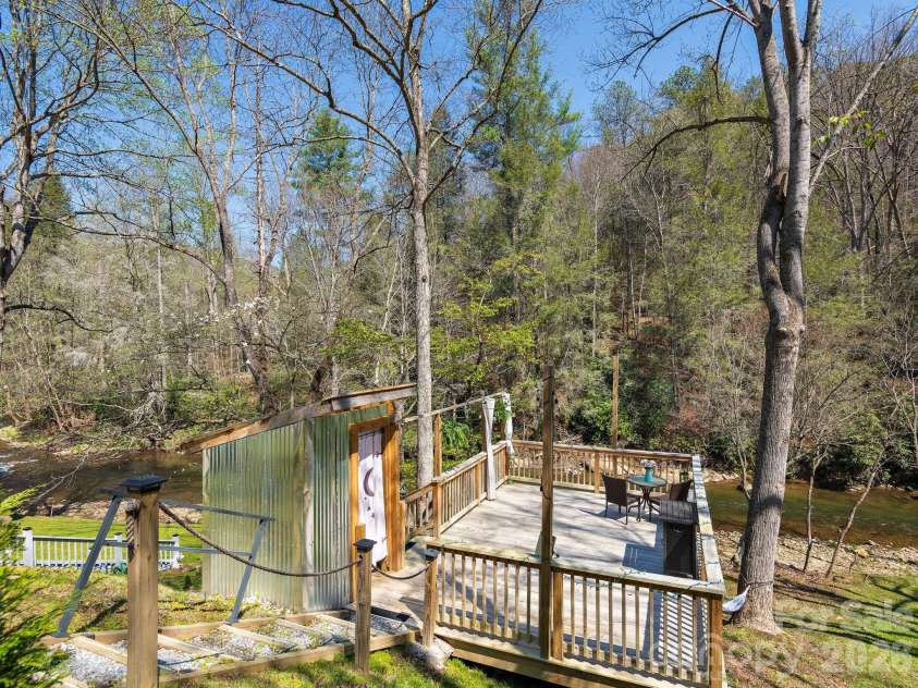 228 White Oak Road, Waynesville, NC 28785.  MLS# CAR4412866, YatesRealty ID 42805. 