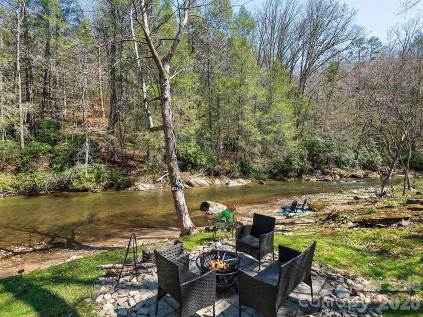 228 White Oak Road, Waynesville, NC 28785.  MLS# CAR4412866, YatesRealty ID 42805. 