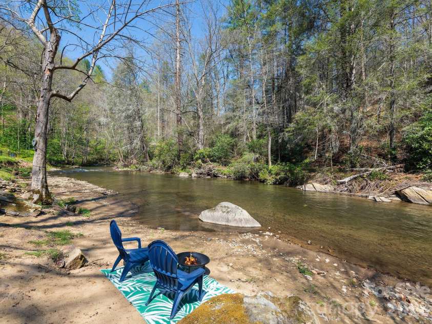 228 White Oak Road, Waynesville, NC 28785.  MLS# CAR4412866, YatesRealty ID 42805. 