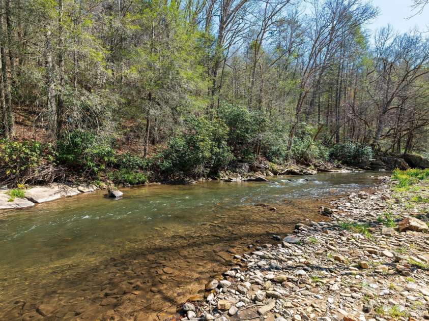 228 White Oak Road, Waynesville, NC 28785.  MLS# CAR4412866, YatesRealty ID 42805. 