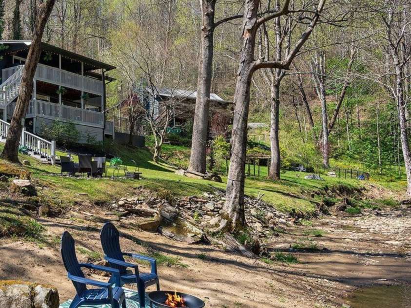 228 White Oak Road, Waynesville, NC 28785.  MLS# CAR4412866, YatesRealty ID 42805. 
