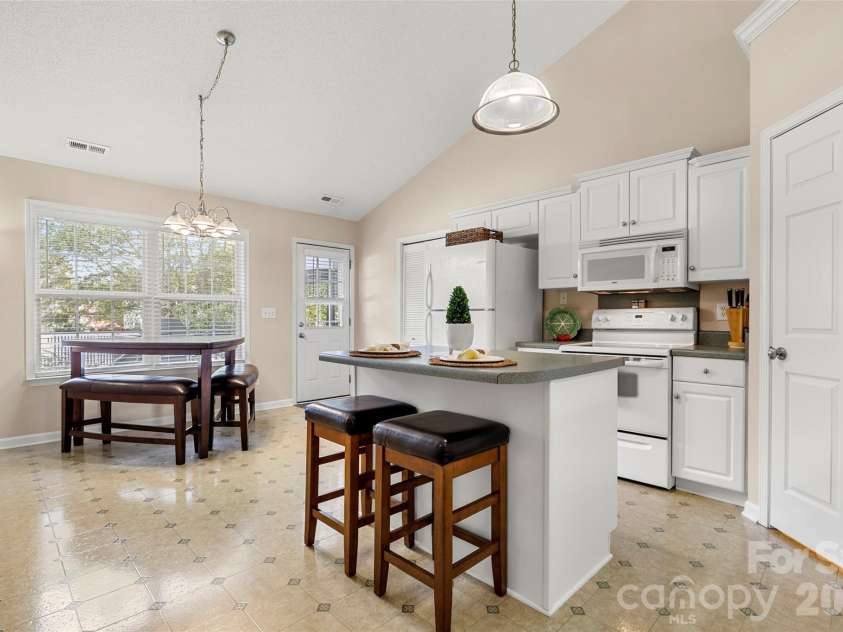 4603 Brewington Parkway, Rock Hill, SC 29732.  MLS# CAR4411017, YatesRealty ID 42806. Kitchen