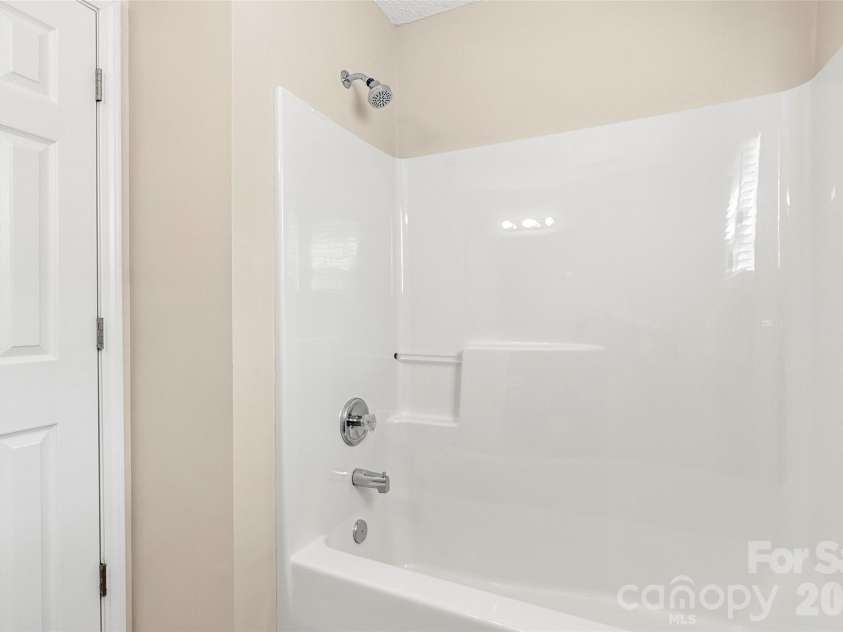 4603 Brewington Parkway, Rock Hill, SC 29732.  MLS# CAR4411017, YatesRealty ID 42806. Secondary Bathroom
