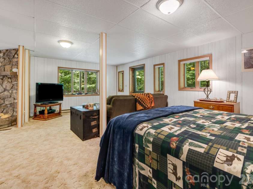 38 Bee Tree Lane, Mars Hill, NC 28754.  MLS# CAR4403271, YatesRealty ID 42812. 