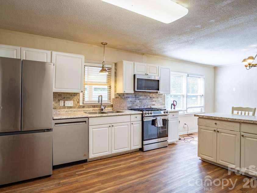 1708 Belmar Drive, Gastonia, NC 28052.  MLS# CAR4410111, YatesRealty ID 42817. 