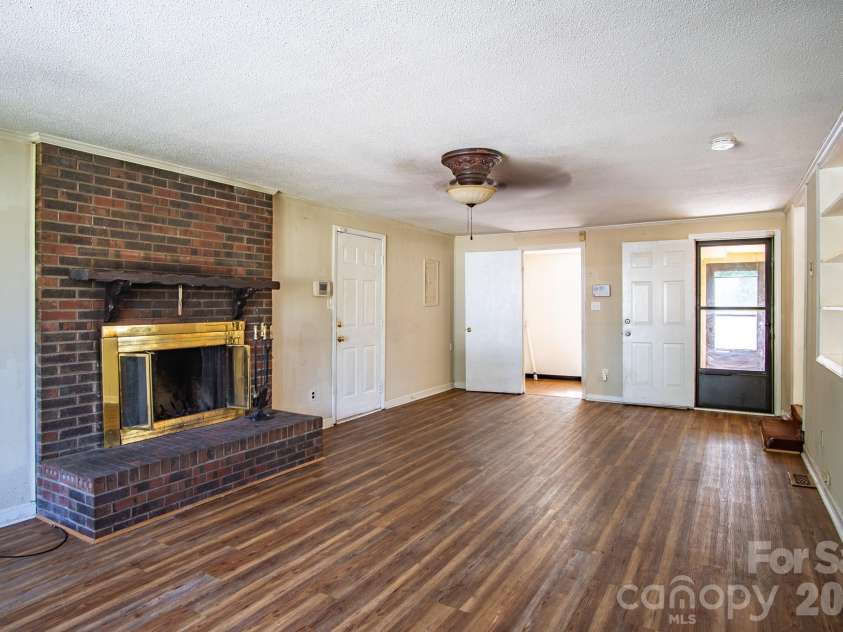 1708 Belmar Drive, Gastonia, NC 28052.  MLS# CAR4410111, YatesRealty ID 42817. 