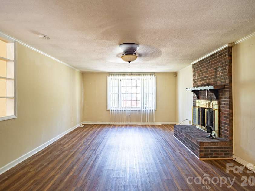 1708 Belmar Drive, Gastonia, NC 28052.  MLS# CAR4410111, YatesRealty ID 42817. 