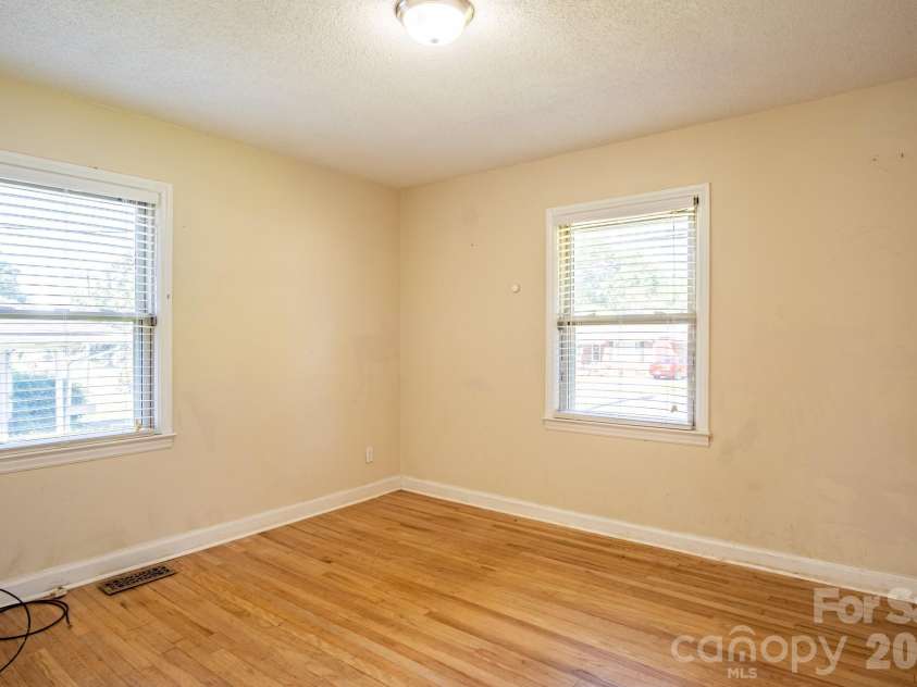 1708 Belmar Drive, Gastonia, NC 28052.  MLS# CAR4410111, YatesRealty ID 42817. 
