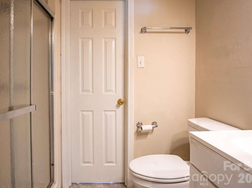 1708 Belmar Drive, Gastonia, NC 28052.  MLS# CAR4410111, YatesRealty ID 42817. 