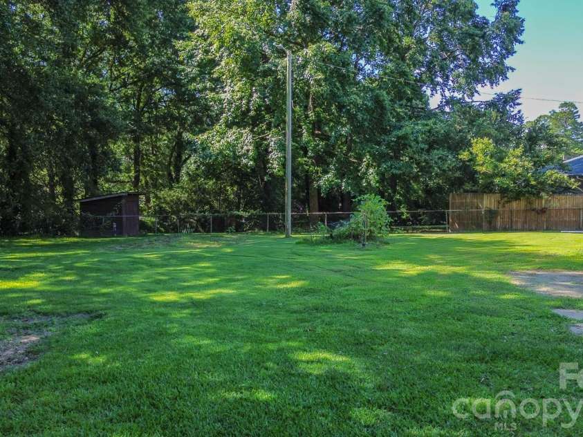 1708 Belmar Drive, Gastonia, NC 28052.  MLS# CAR4410111, YatesRealty ID 42817. 