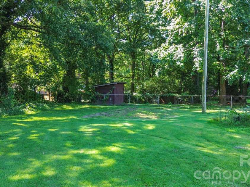 1708 Belmar Drive, Gastonia, NC 28052.  MLS# CAR4410111, YatesRealty ID 42817. 