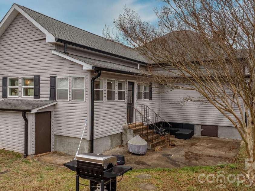 308 Park Avenue, Morganton, NC 28655.  MLS# CAR4344450, YatesRealty ID 4282. 