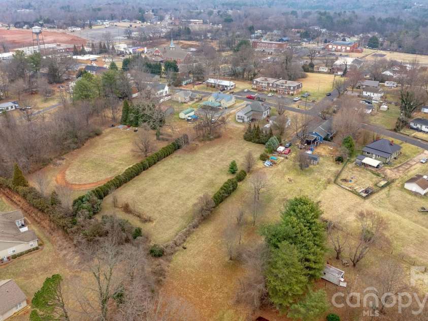 308 Park Avenue, Morganton, NC 28655.  MLS# CAR4344450, YatesRealty ID 4282. 