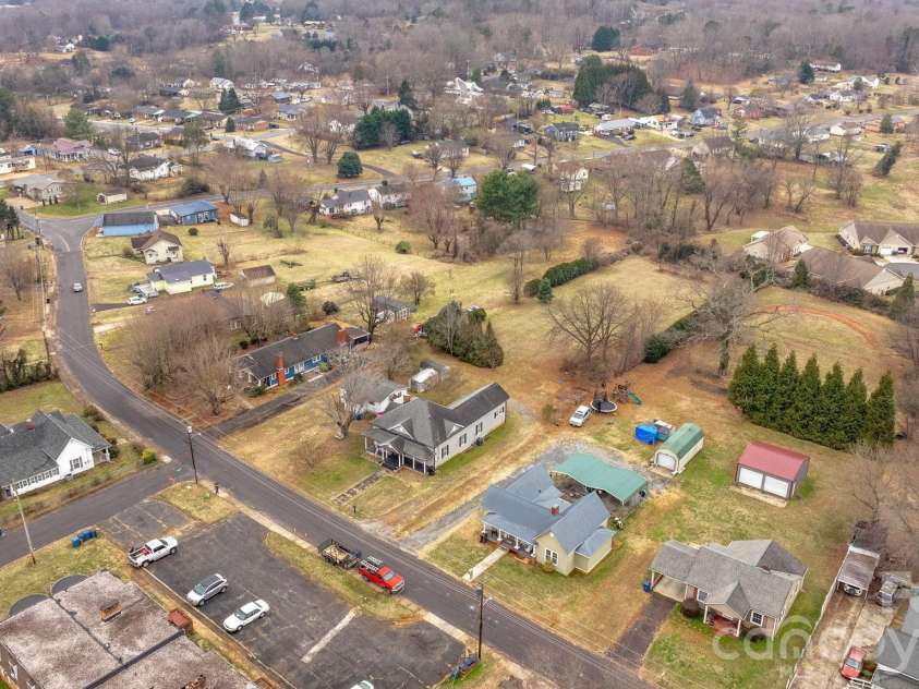 308 Park Avenue, Morganton, NC 28655.  MLS# CAR4344450, YatesRealty ID 4282. 