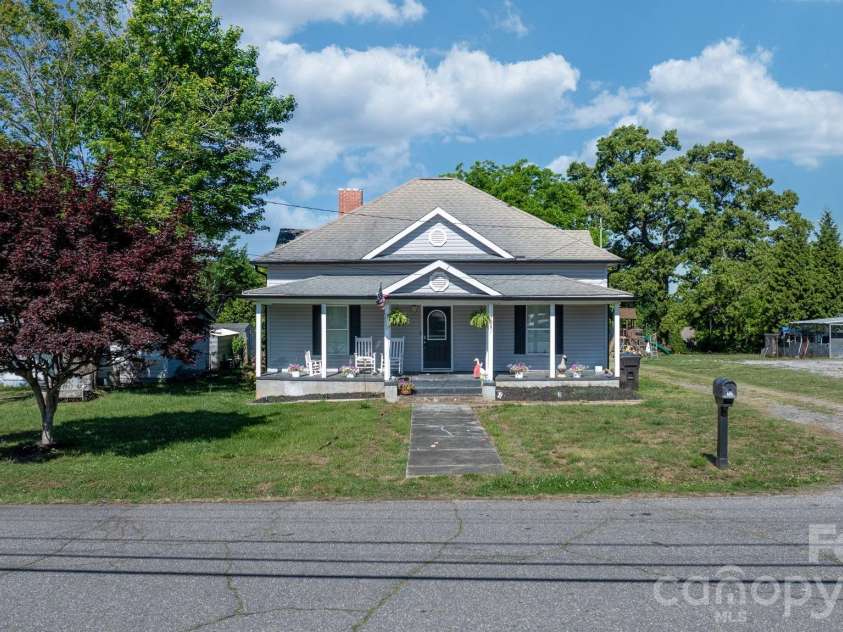 308 Park Avenue, Morganton, NC 28655.  MLS# CAR4344450, YatesRealty ID 4282. 