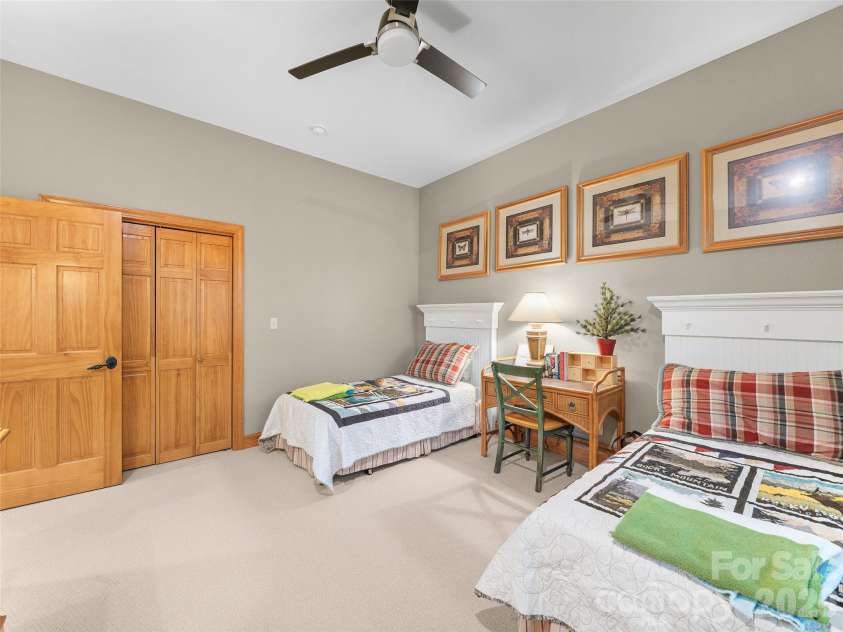 81 Stoney Falls Loop, Burnsville, NC 28714.  MLS# CAR4413097, YatesRealty ID 42820. 