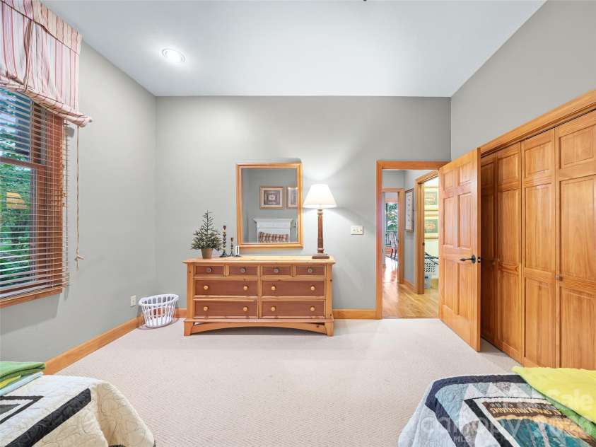 81 Stoney Falls Loop, Burnsville, NC 28714.  MLS# CAR4413097, YatesRealty ID 42820. 