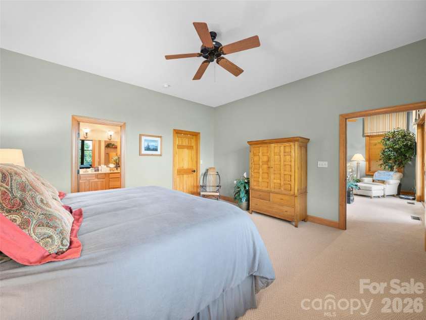81 Stoney Falls Loop, Burnsville, NC 28714.  MLS# CAR4413097, YatesRealty ID 42820. 