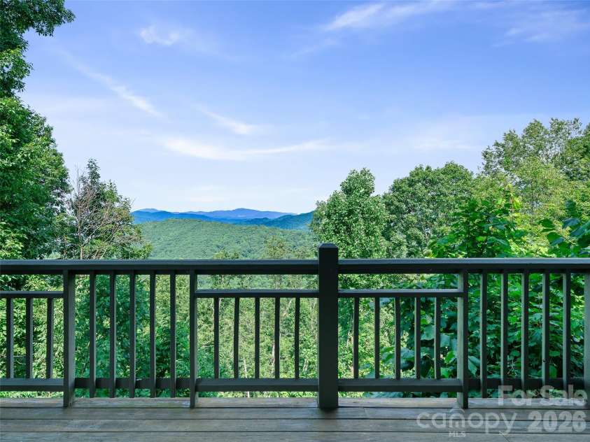 81 Stoney Falls Loop, Burnsville, NC 28714.  MLS# CAR4413097, YatesRealty ID 42820. 