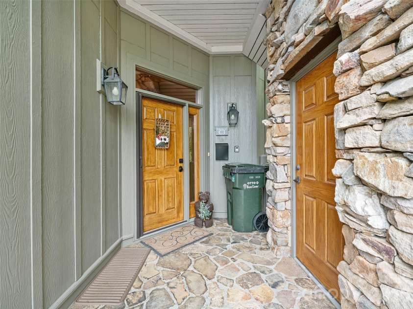 81 Stoney Falls Loop, Burnsville, NC 28714.  MLS# CAR4413097, YatesRealty ID 42820. Additional storage at entrance