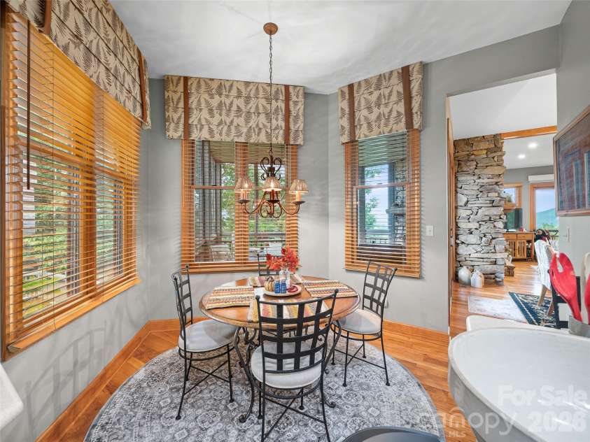 81 Stoney Falls Loop, Burnsville, NC 28714.  MLS# CAR4413097, YatesRealty ID 42820. Breakfast nook