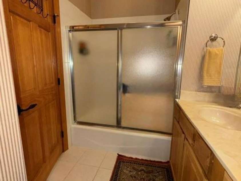 81 Stoney Falls Loop, Burnsville, NC 28714.  MLS# CAR4413097, YatesRealty ID 42820. BSMT - ENSUITE