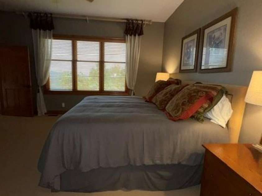 81 Stoney Falls Loop, Burnsville, NC 28714.  MLS# CAR4413097, YatesRealty ID 42820. BSMT - PRIMARY BDRM