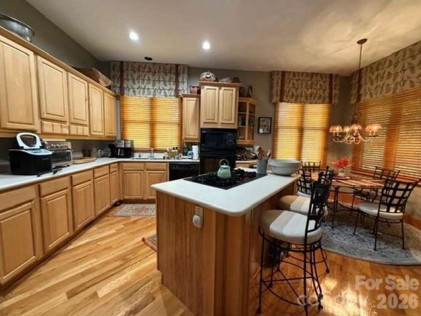 81 Stoney Falls Loop, Burnsville, NC 28714.  MLS# CAR4413097, YatesRealty ID 42820. CHEF'S KITCHEN WITH AMPLE STORAGE