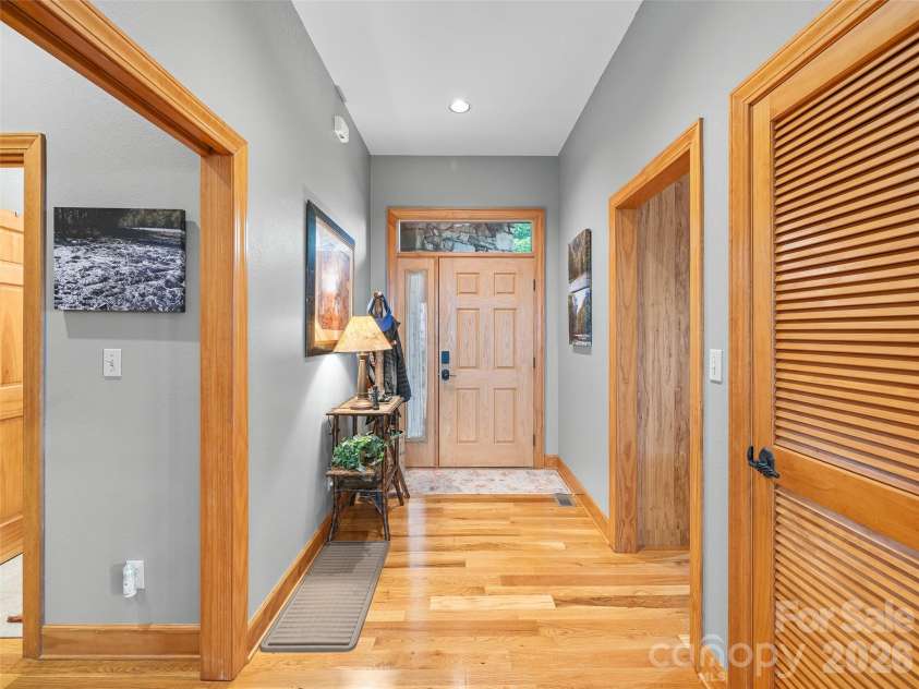 81 Stoney Falls Loop, Burnsville, NC 28714.  MLS# CAR4413097, YatesRealty ID 42820. Foyer