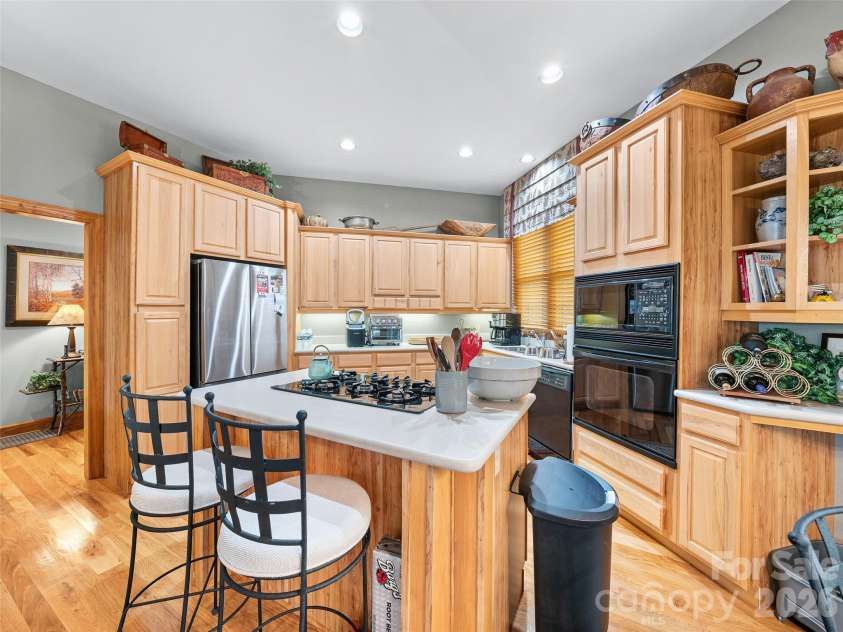 81 Stoney Falls Loop, Burnsville, NC 28714.  MLS# CAR4413097, YatesRealty ID 42820. Large open spaces
