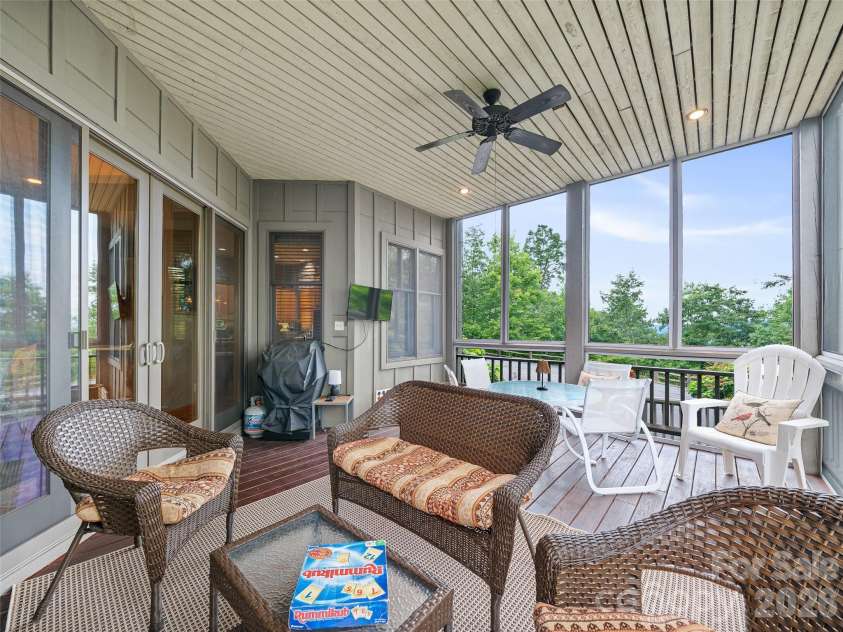 81 Stoney Falls Loop, Burnsville, NC 28714.  MLS# CAR4413097, YatesRealty ID 42820. Outdoor living space